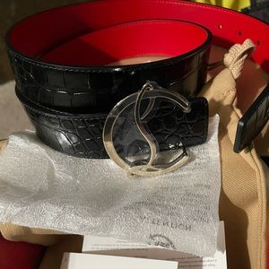 90cm Christian louboutin belt with gold emblem buckle. Brand new, never worn.